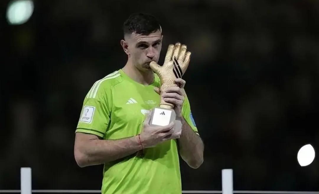 狂揽300亿！老男人梅西，为何能让中国男人集体失眠？