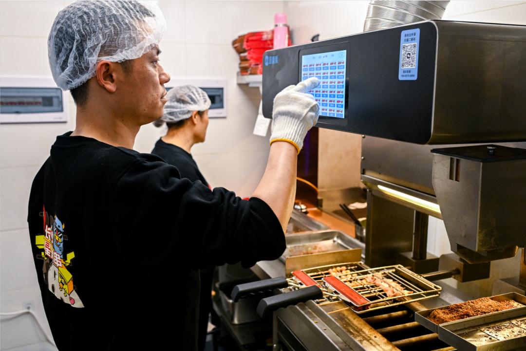 淄博烧烤的爆火带来的启示,接地气的烧烤视频