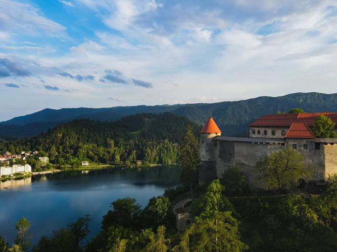 斯洛文尼亚独立,斯洛文尼亚只有独立才能发展