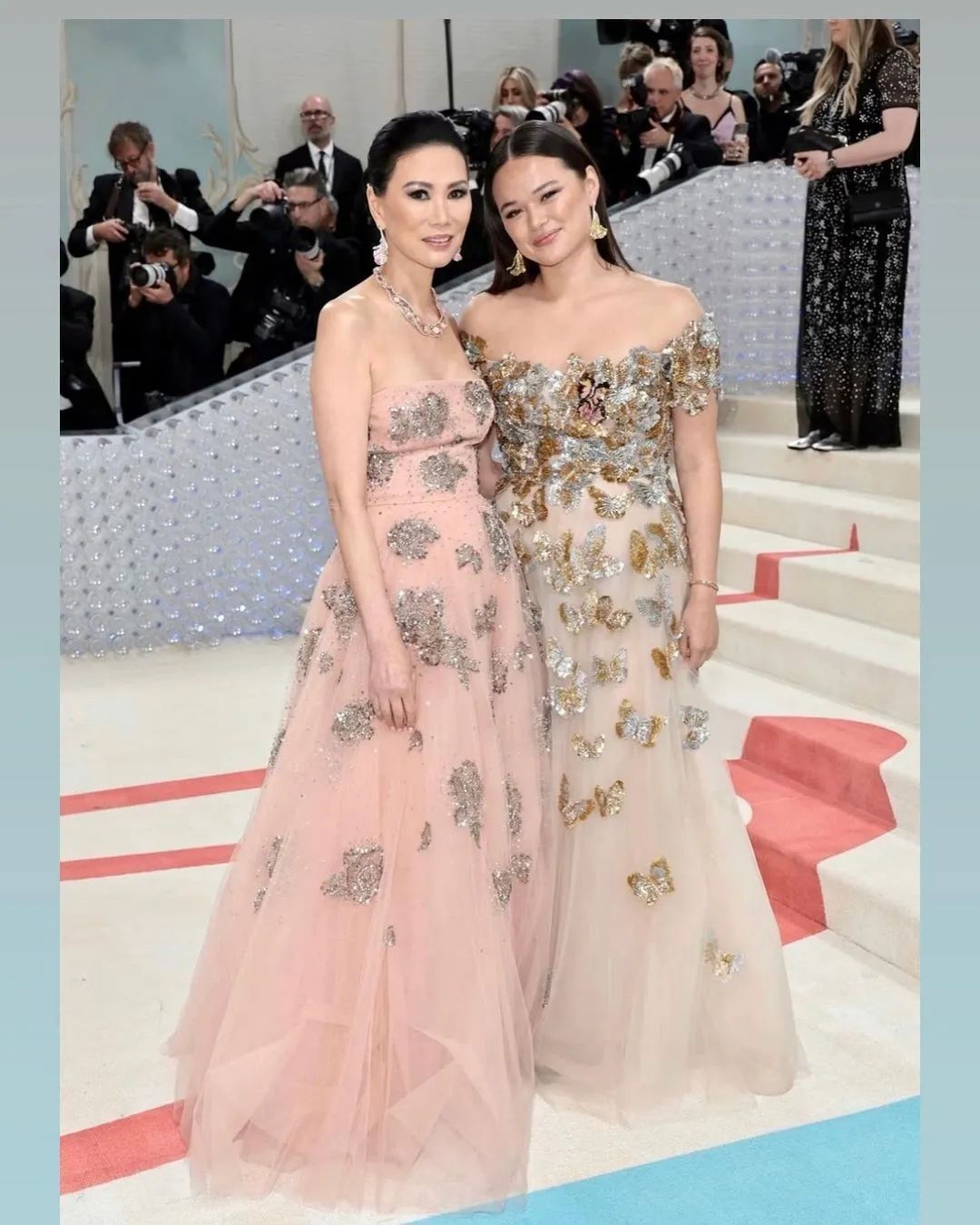 郭晶晶张曼玉合影,郭晶晶巩俐同框穿搭