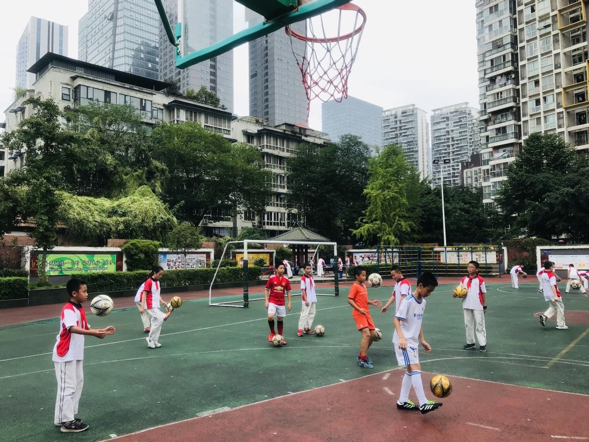 鎴愰兘涓冧腑鑲叉墠瀛﹂亾鍒嗘牎鏁欑爺,鎴愰兘涓冧腑绀惧洟