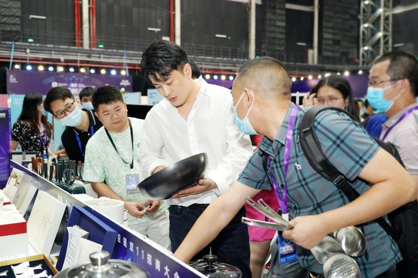 辛巴与辛选的关系,辛巴与辛选公益助农