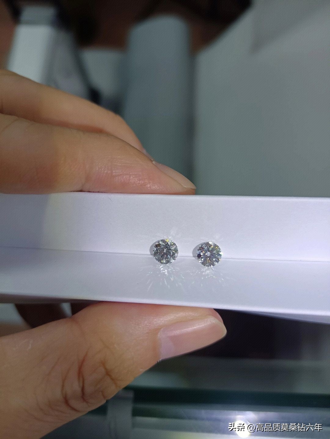 莫桑石戒指哪里买便宜,莫桑石戒指跟天然钻区别