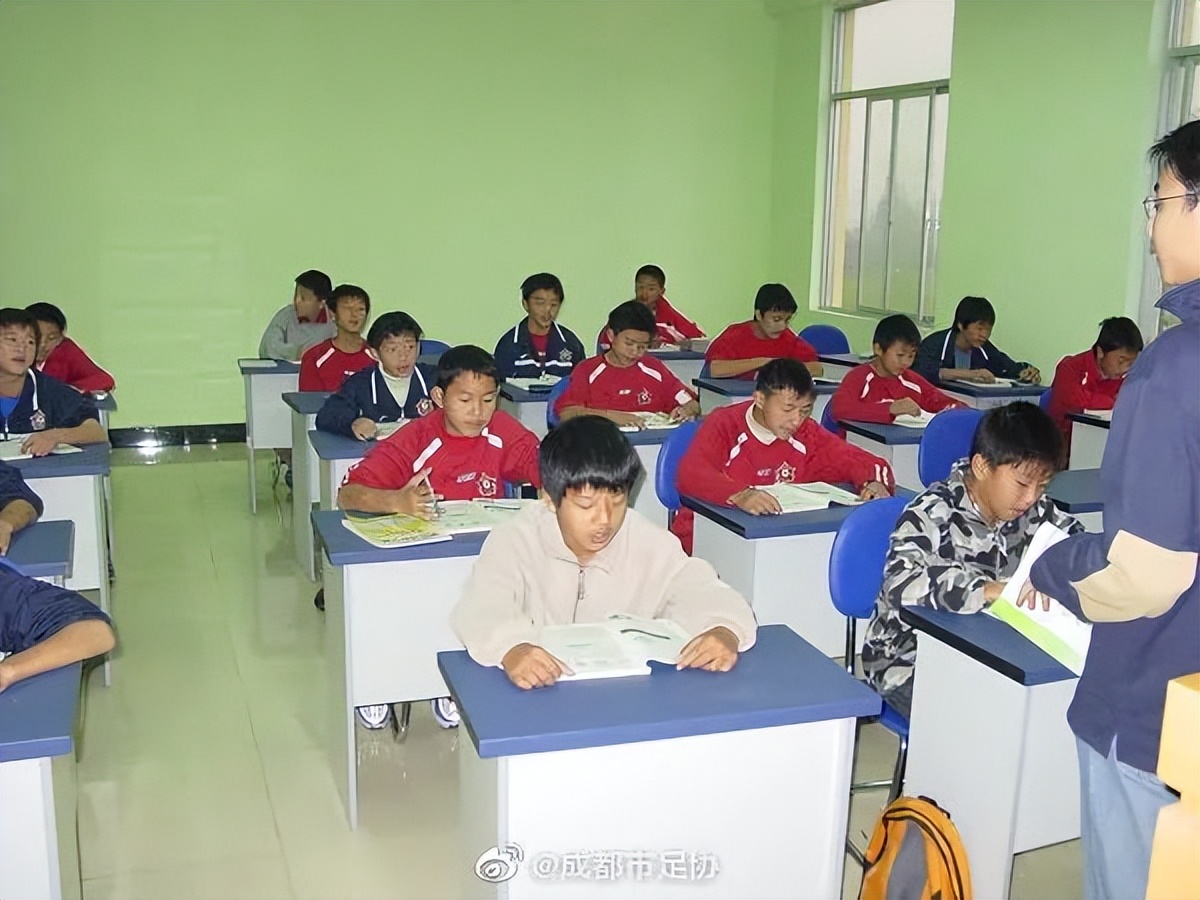 陈博小传丨带刀后卫战胜桑巴军团，大石碾子书写广西历史