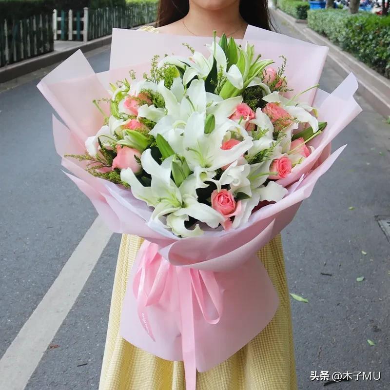 情人节送百合花代表什么意思,情人节送百合花有什么寓意