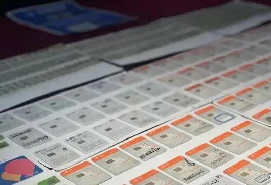 只是因为两条短信，女子手机号直接被封，联通：我们也没办法解禁