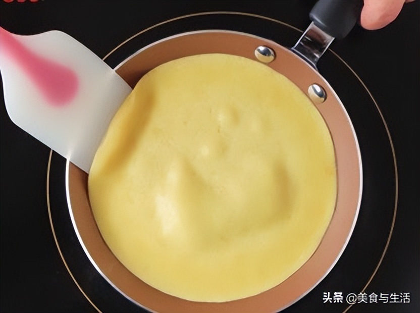 只用平底锅就可以做的简单小甜品,自制冰冰凉凉的小甜点