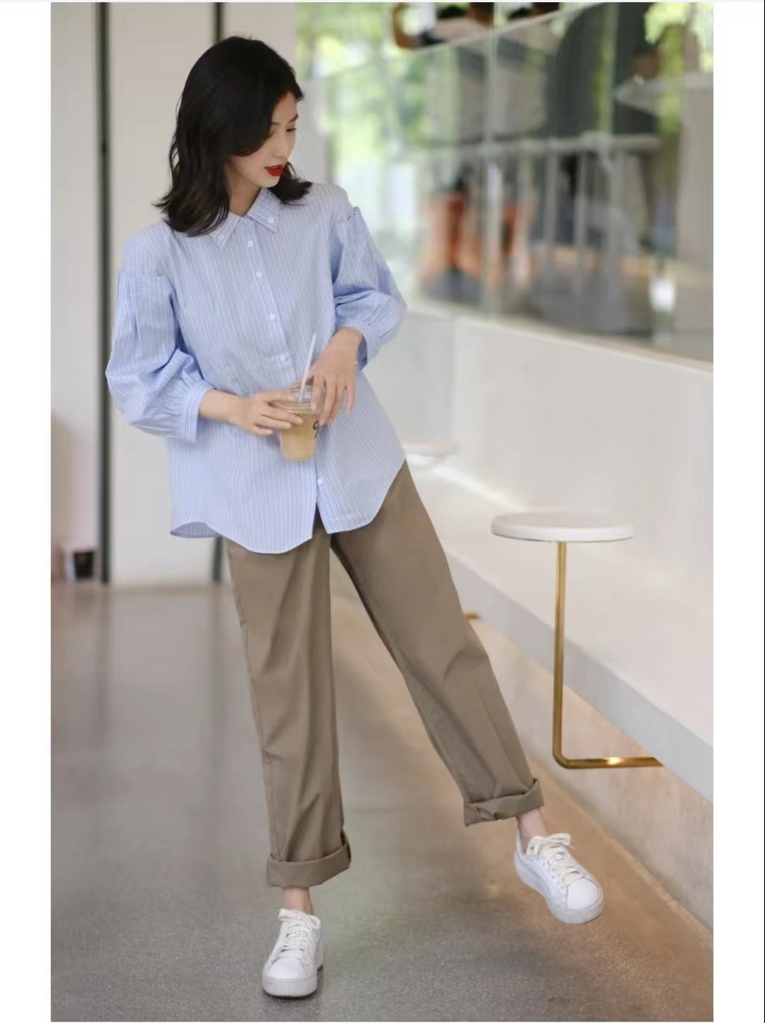 蓝色西装配卡其色裤子男,卡其色西装配什么裤子好看