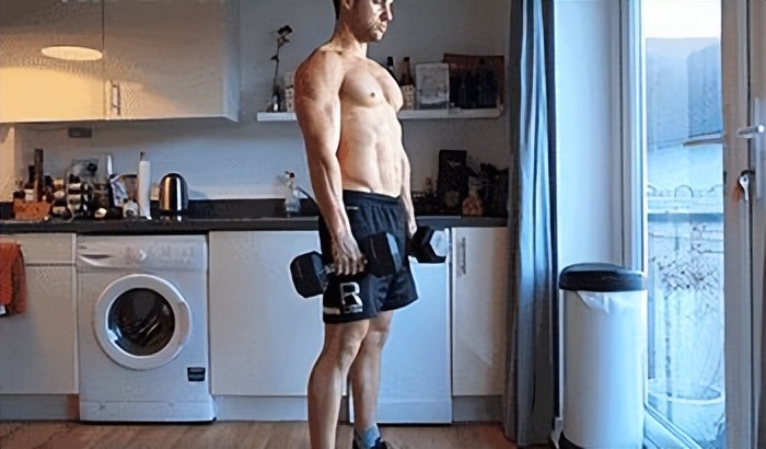 只需一个混合动作锻炼全身肌肉,只有一组哑铃怎样锻炼腹肌