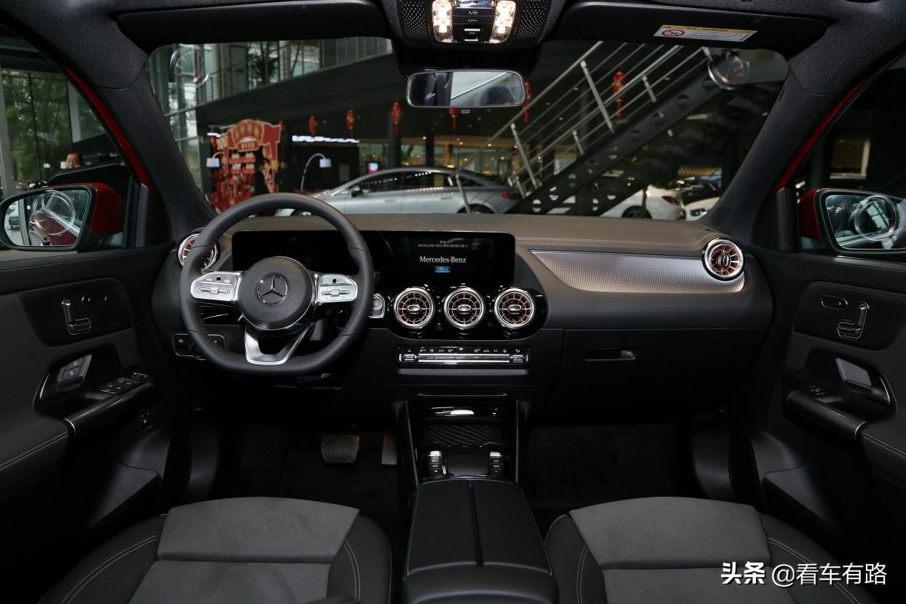 探店奔驰武侯华星锦业，奔驰EQA和EQC到底怎么样？