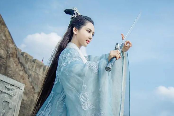 那些扮丑年轻却美若天仙女明星,曾经被嫌弃长得丑的女星