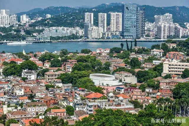 鹭岛公园,鹭岛职业技术学校