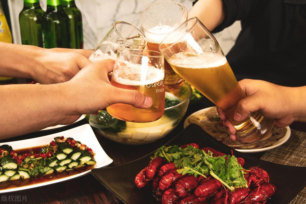 50岁大爷与小女友交往,多次被下药,事后:求放过,实在受不了。