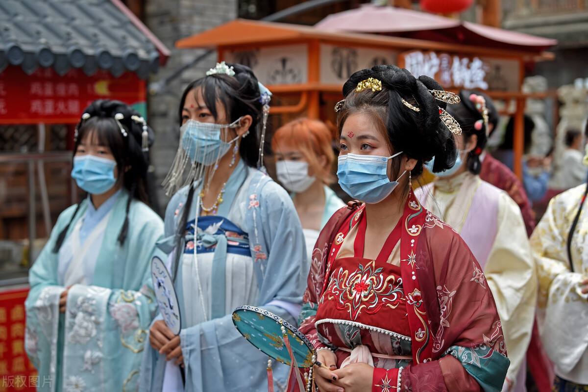 错把芍药当牡丹，亦有诗情美翻天