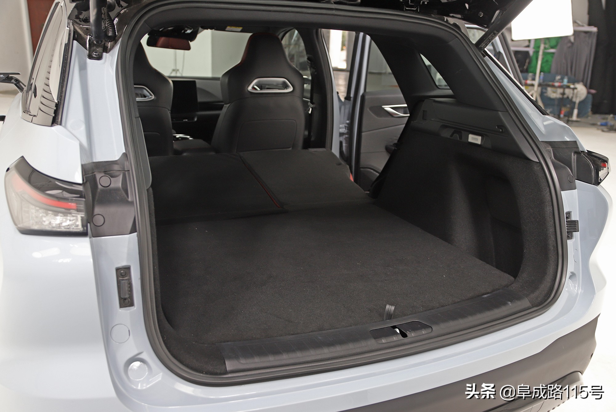 电子后视镜、鸿蒙OS车机这台叫魔方的北京特产有秘密