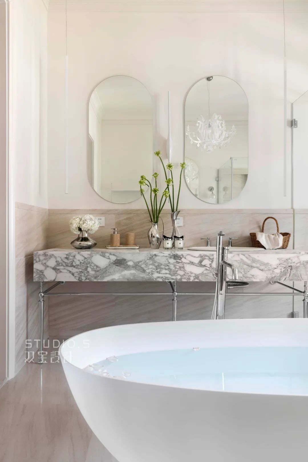 欧式别墅的院子怎么装修,欧式风格房子怎么改成简约风格