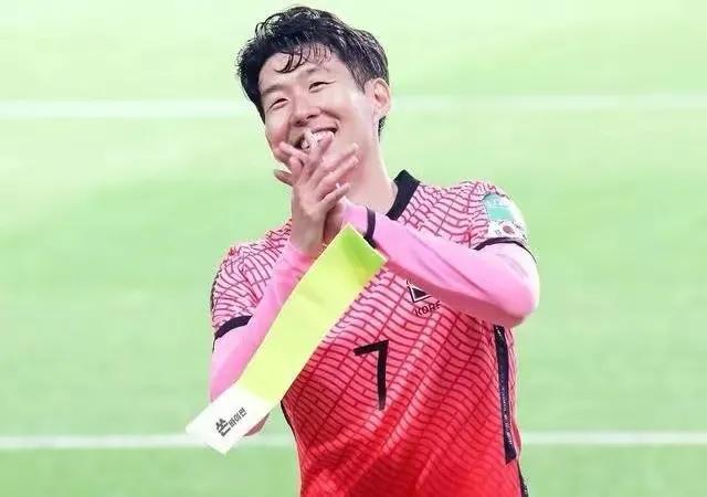 足球励志人物孙兴慜,孙兴慜武球王难掩巨星本色