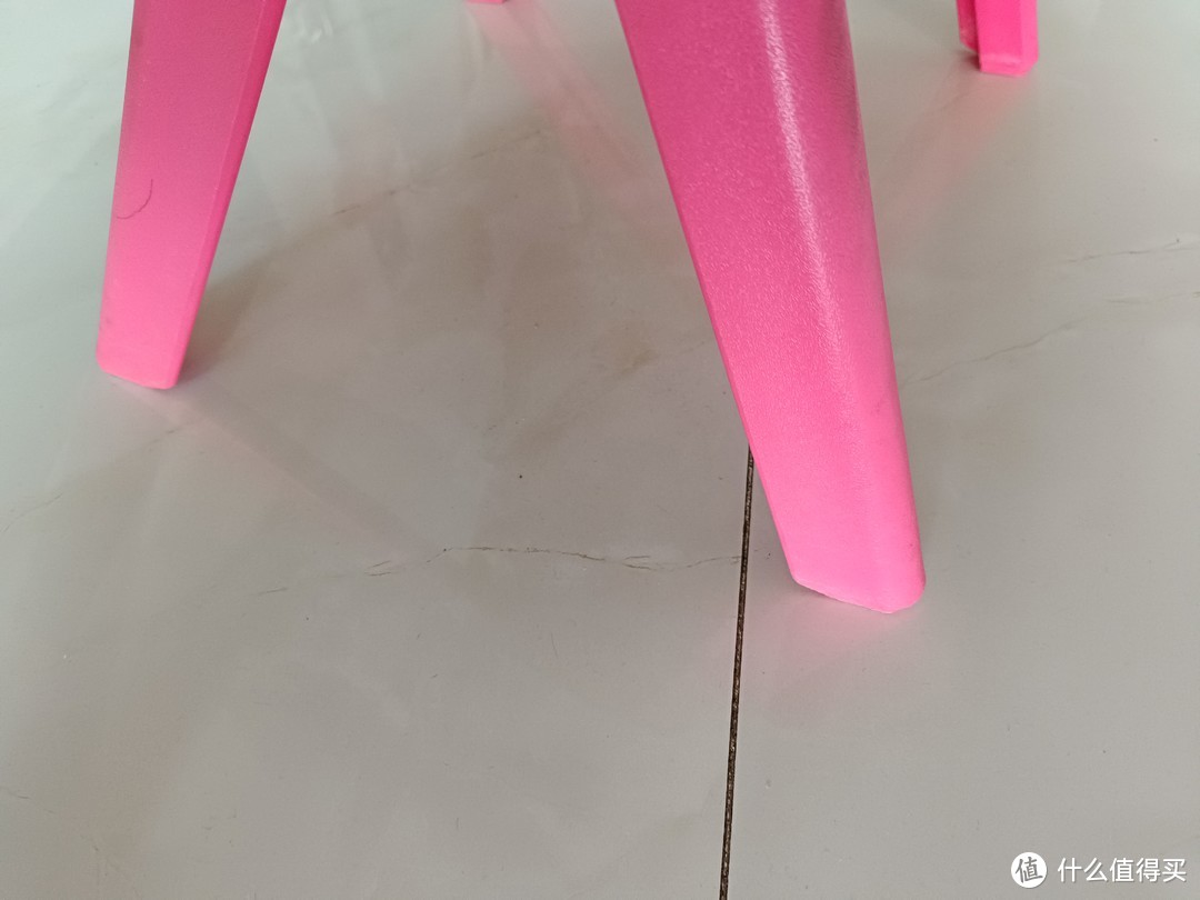 方便简捷好收放的椅子,可升降便携式椅子