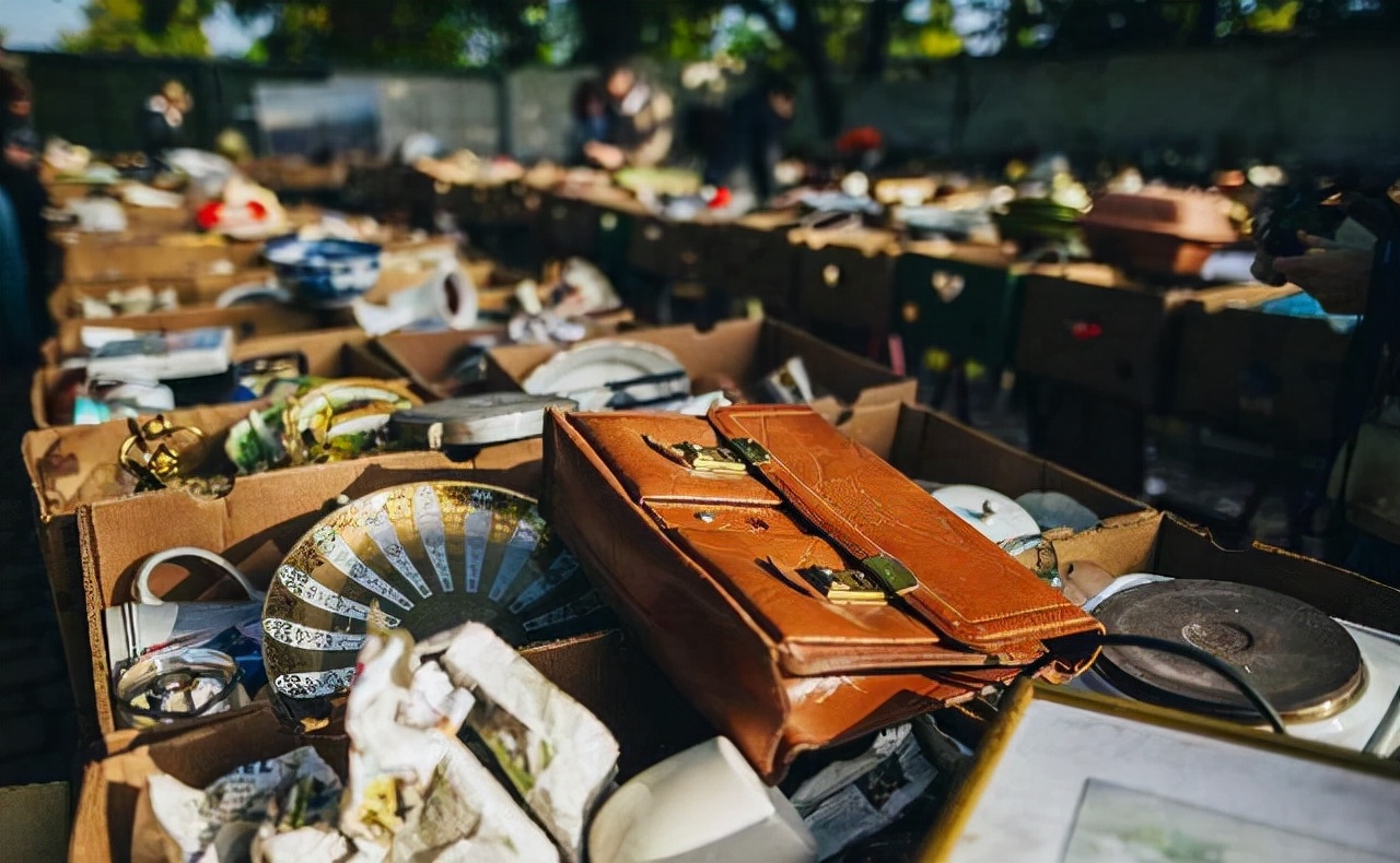 揭秘南京人被收割专题-没产权的格子铺