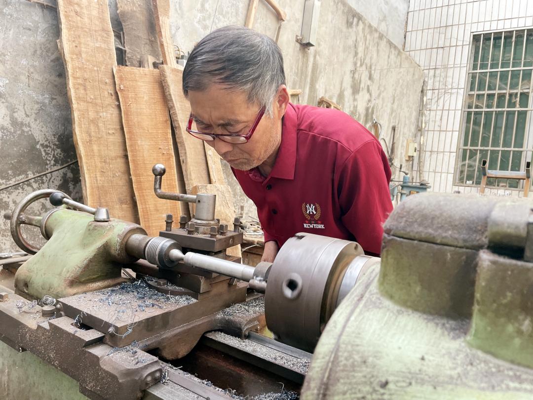 长葛一“能人”：做鲁班凳、木牛流马“一绝”！造的二胡“争着要”！