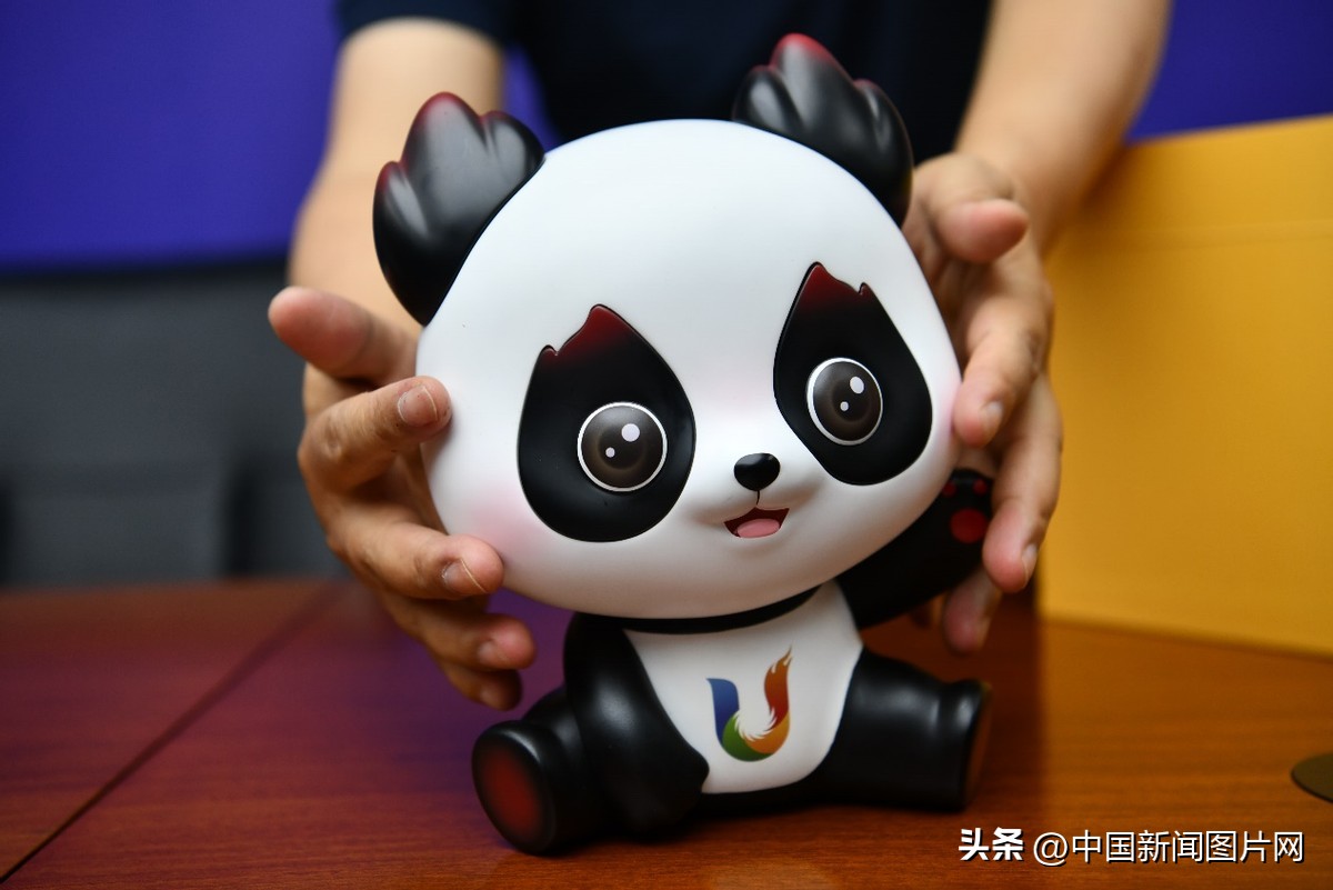 成都大运会吉祥物会徽元素的含义,成都大运会吉祥物奖牌火炬亮相