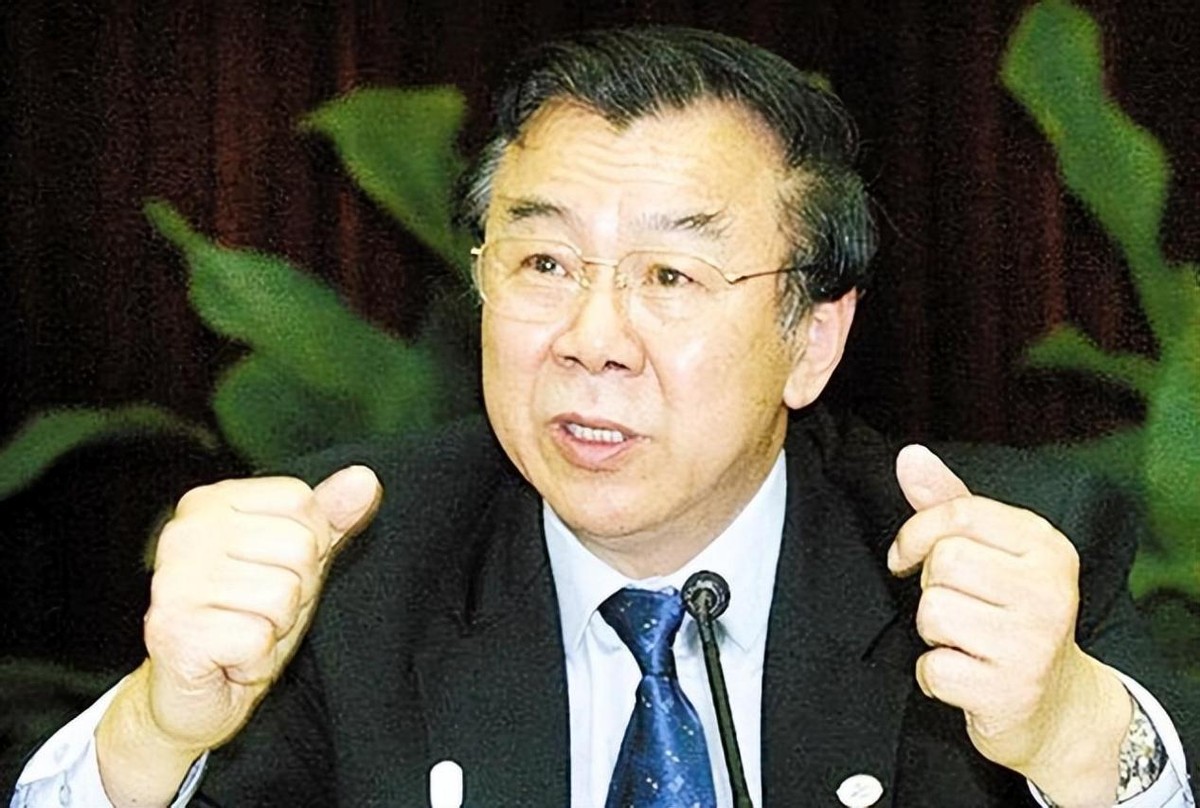 女排功勋袁伟民近况,女排老教练袁伟民的现状