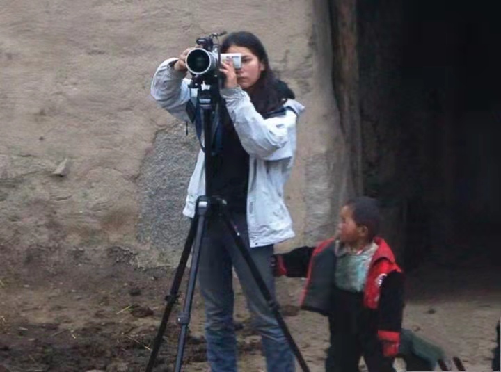 美国女孩回中国爸爸故乡：牦牛绒围巾卖欧洲，带草原牧民赚欧元