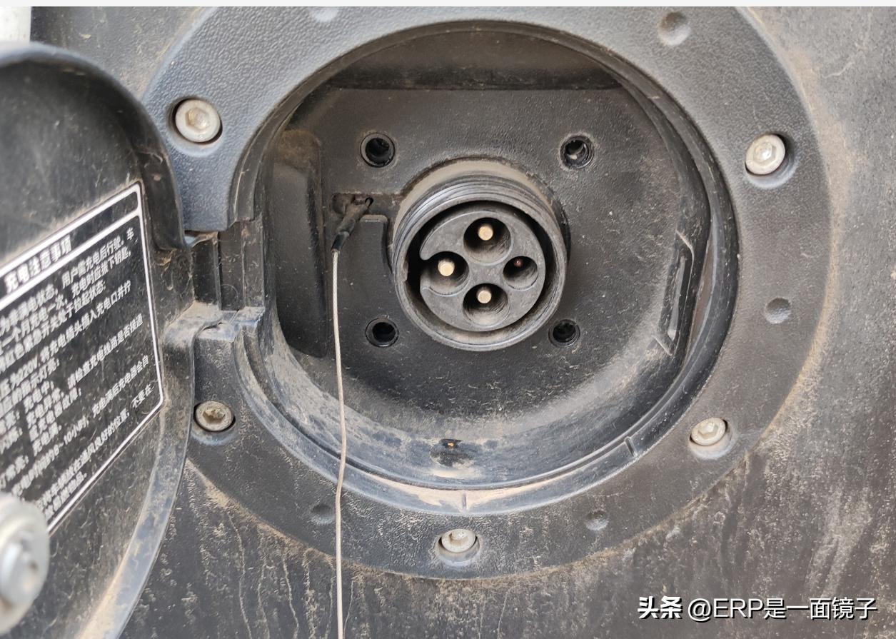 大阳巧客s2更换电瓶教程,大阳巧客c2收音机怎么拆