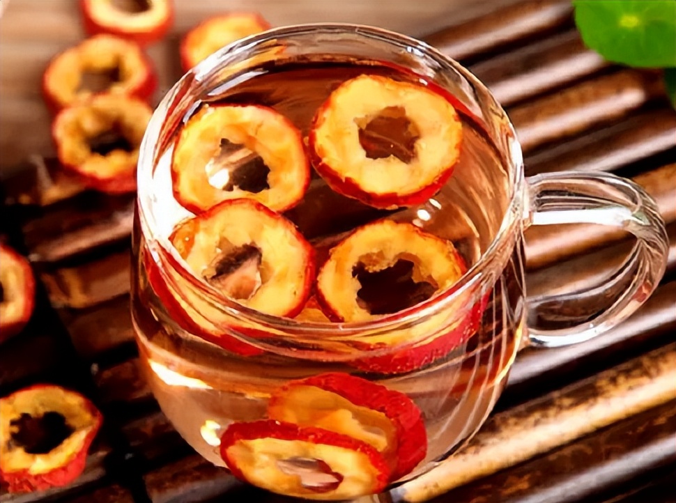 夏天很热可以试试喝这些养生茶,4月份潮湿重容易上火喝什么茶好