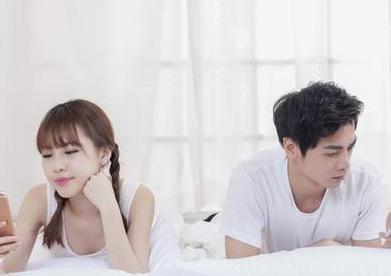 女性阴道有白色泡沫排出，或许暗示4种情况，别不当回事