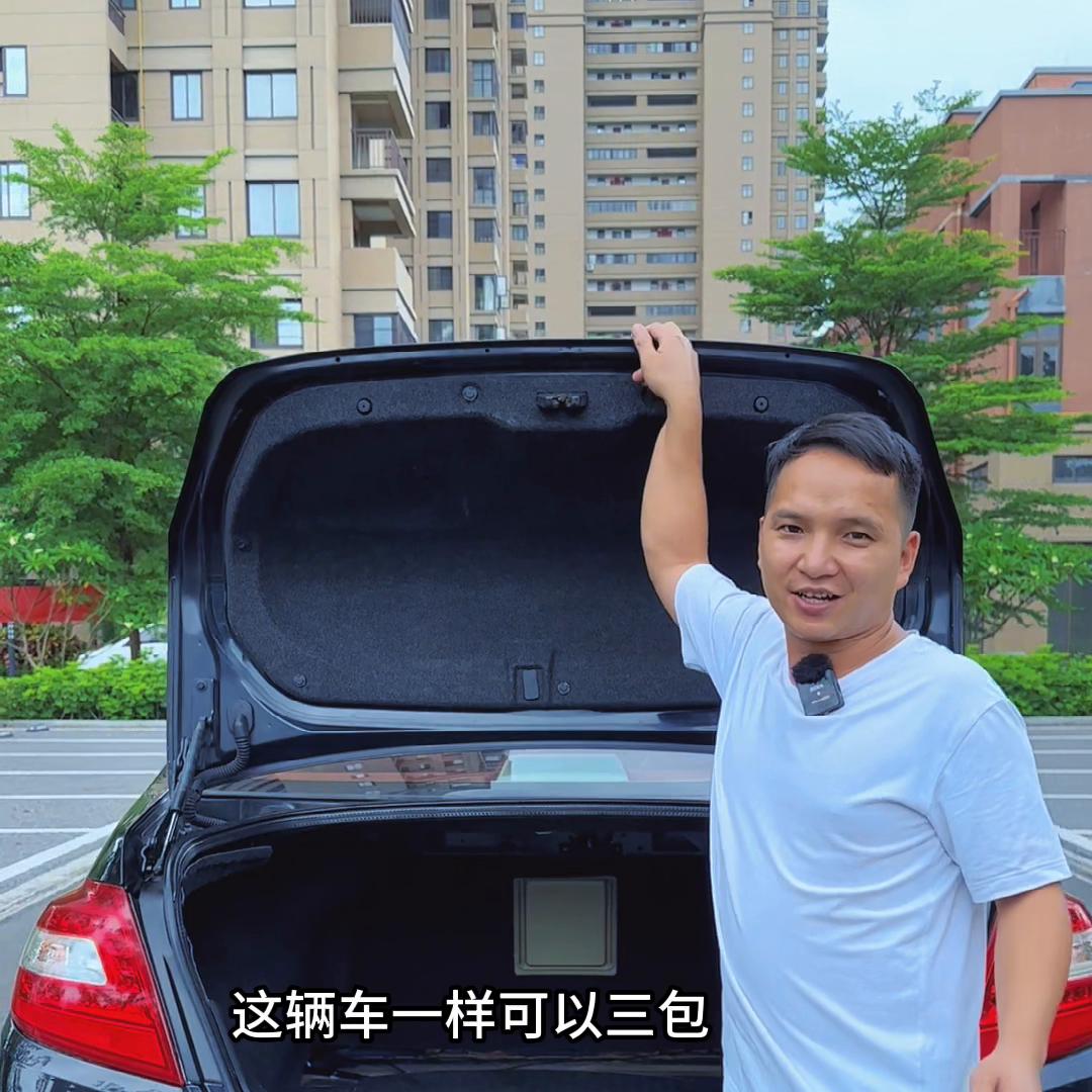 2011年日产尼桑天籁2.5自动挡高配,2012年上牌日产天籁2.5v