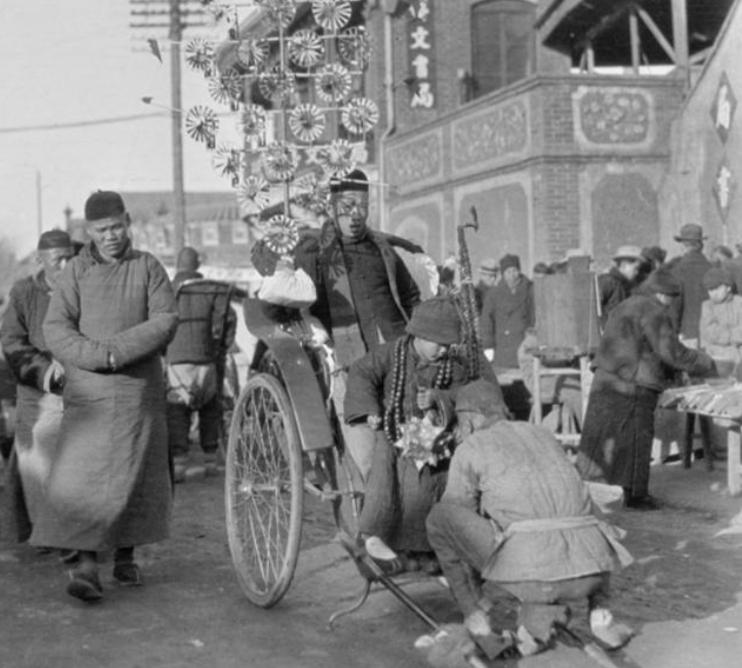 旧社会车夫悲惨命运,民国拉车人的悲惨生活