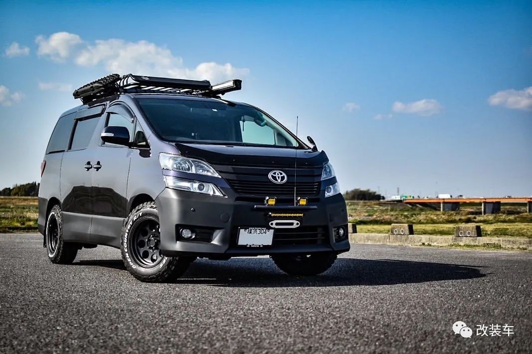 新款丰田威尔法改装,奶爸车改造老霸道