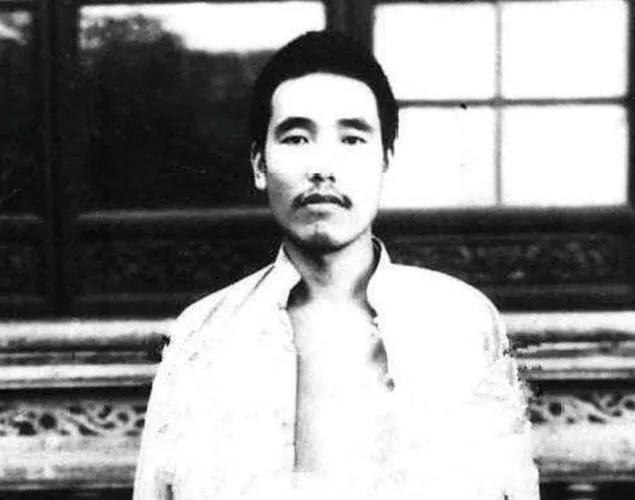 娴风洍褰㈣薄浠ｈ█鏄皝,娴风洍浠ｈ█