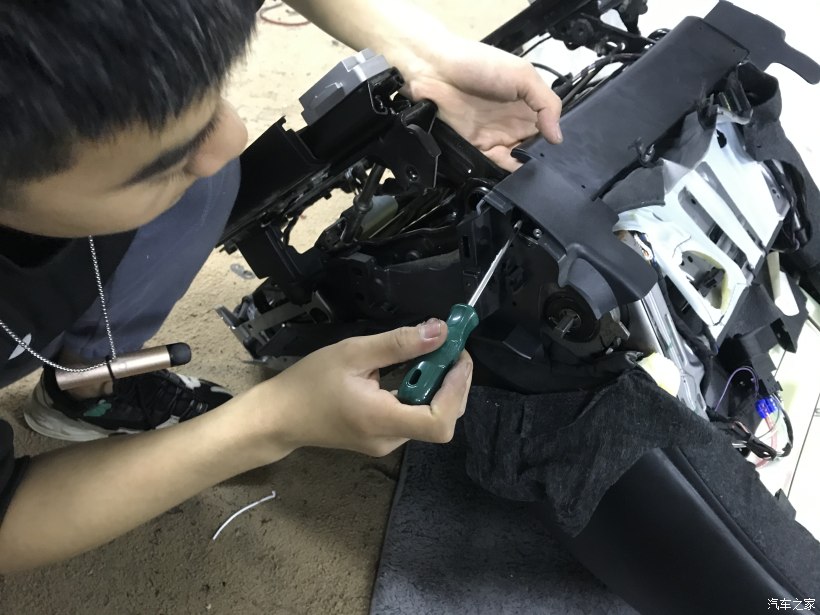 路虎揽胜行政座椅通风加装多少钱,路虎揽胜行政前排座椅改装