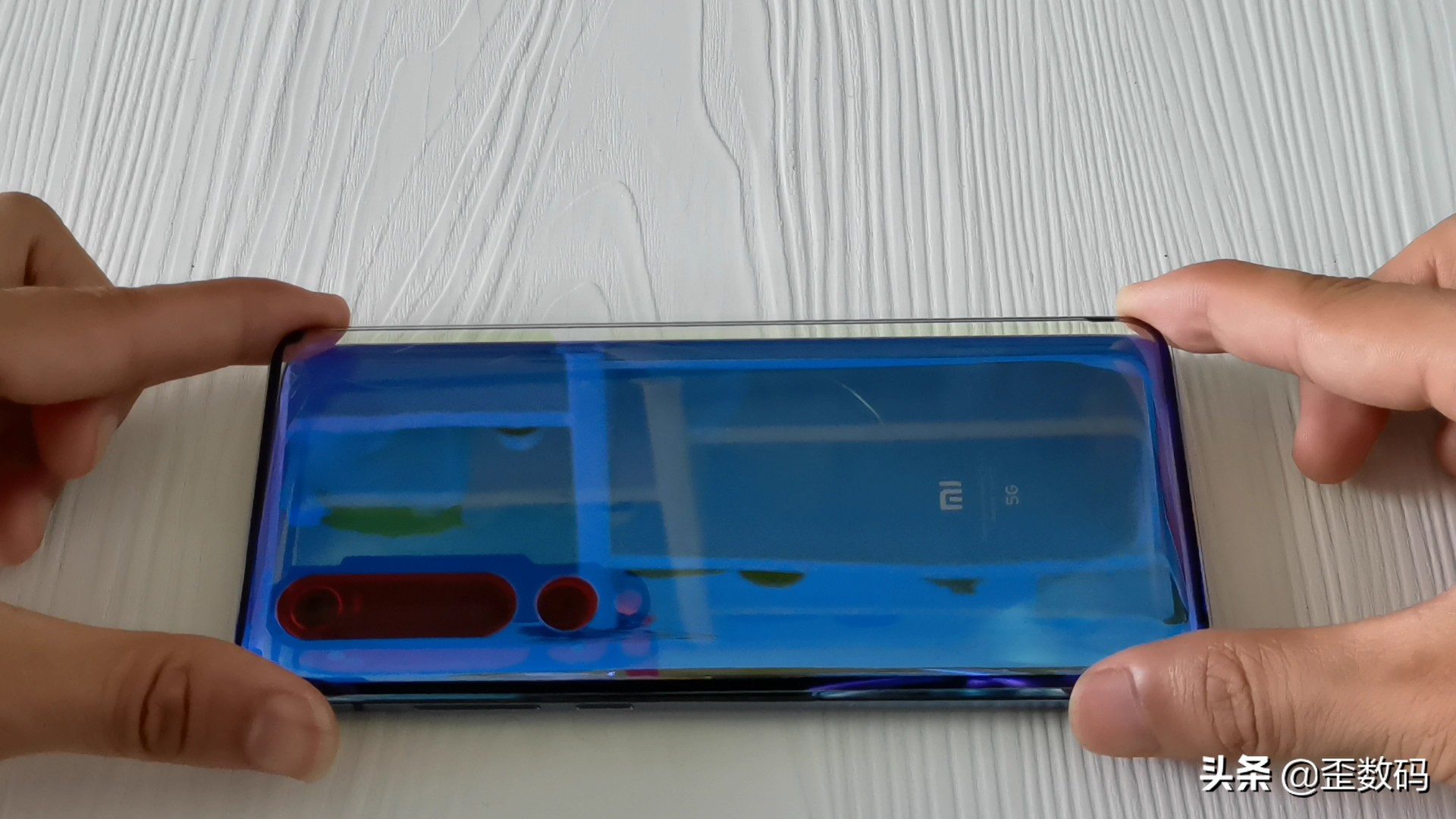 小米10透明探索版,小米透明背板