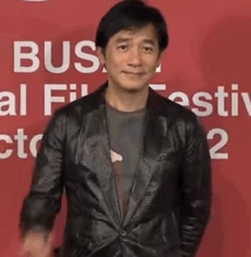 赵雅芝既优雅端庄又调皮可爱,70岁的赵雅芝滑滑板