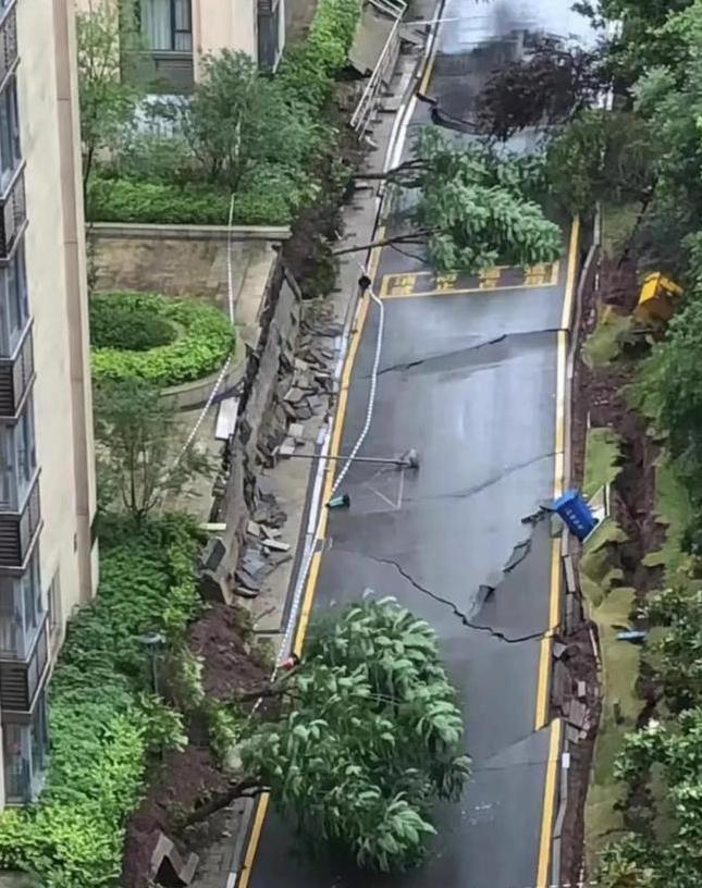 郑州发告诫函/郑州地铁12号线年底通车运营/今天河南高考各考点进行模拟演练/郑州交警发出倡议