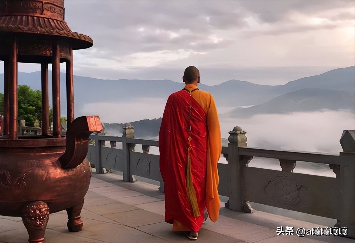 越南老人行善20年,越南一名俗家和尚长出超长耳垂