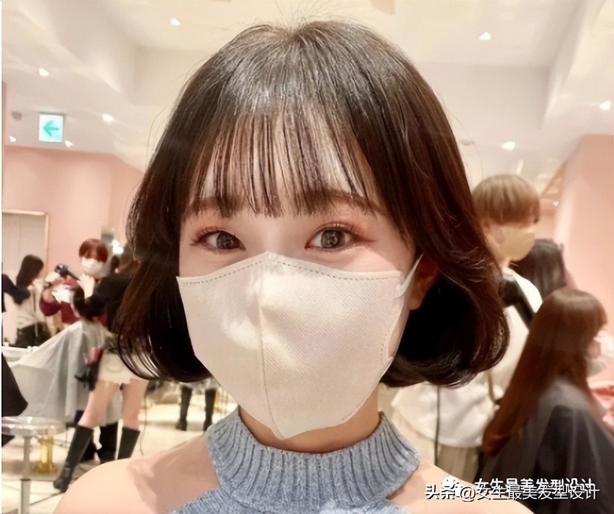 烫短发内扣的步骤,烫外翻内扣卷发教程短发