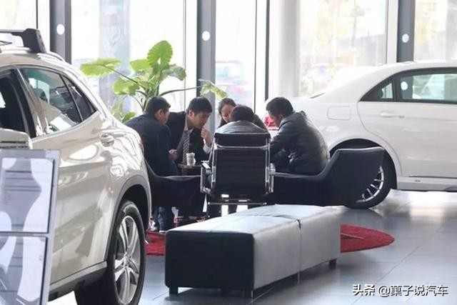 买车时应该选择轿车还是suv,选轿车还是选suv比较合适