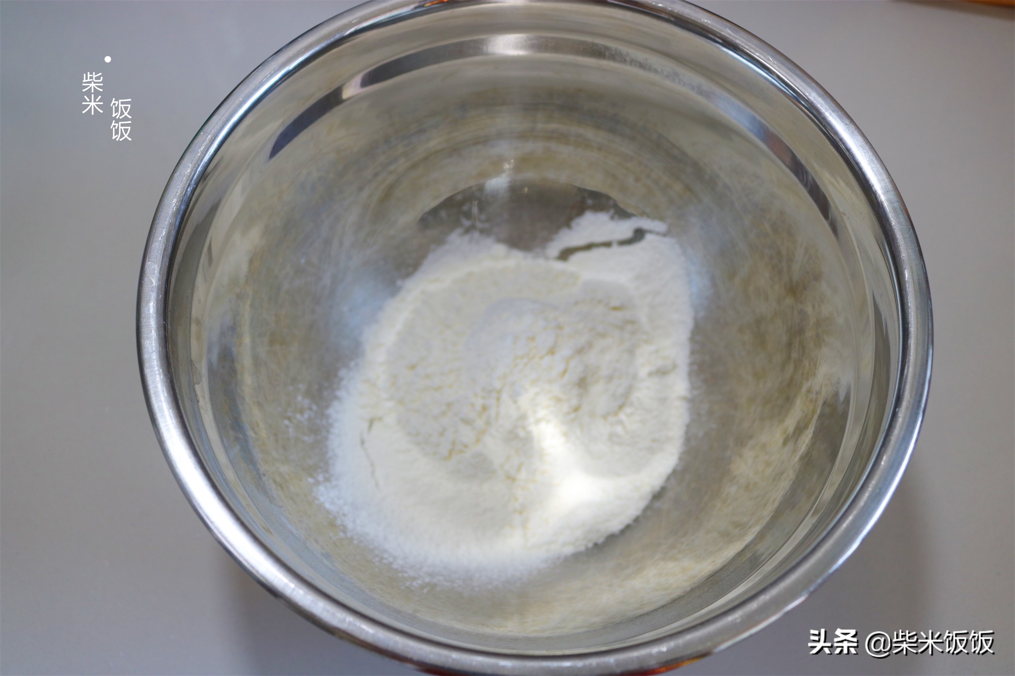 蛋糕蓬松不回缩的诀窍,烤箱做蛋糕防止蛋糕回缩的办法