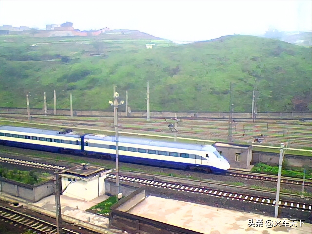 蓝箭号早期火车,蓝箭号动车组成渝