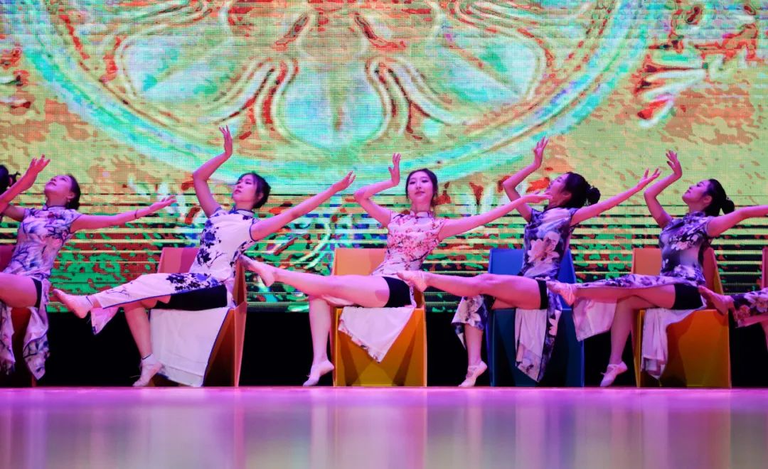 浠婂鑸炲姩,浠婂鑸炶捣鏉ュ箍鍦鸿垶