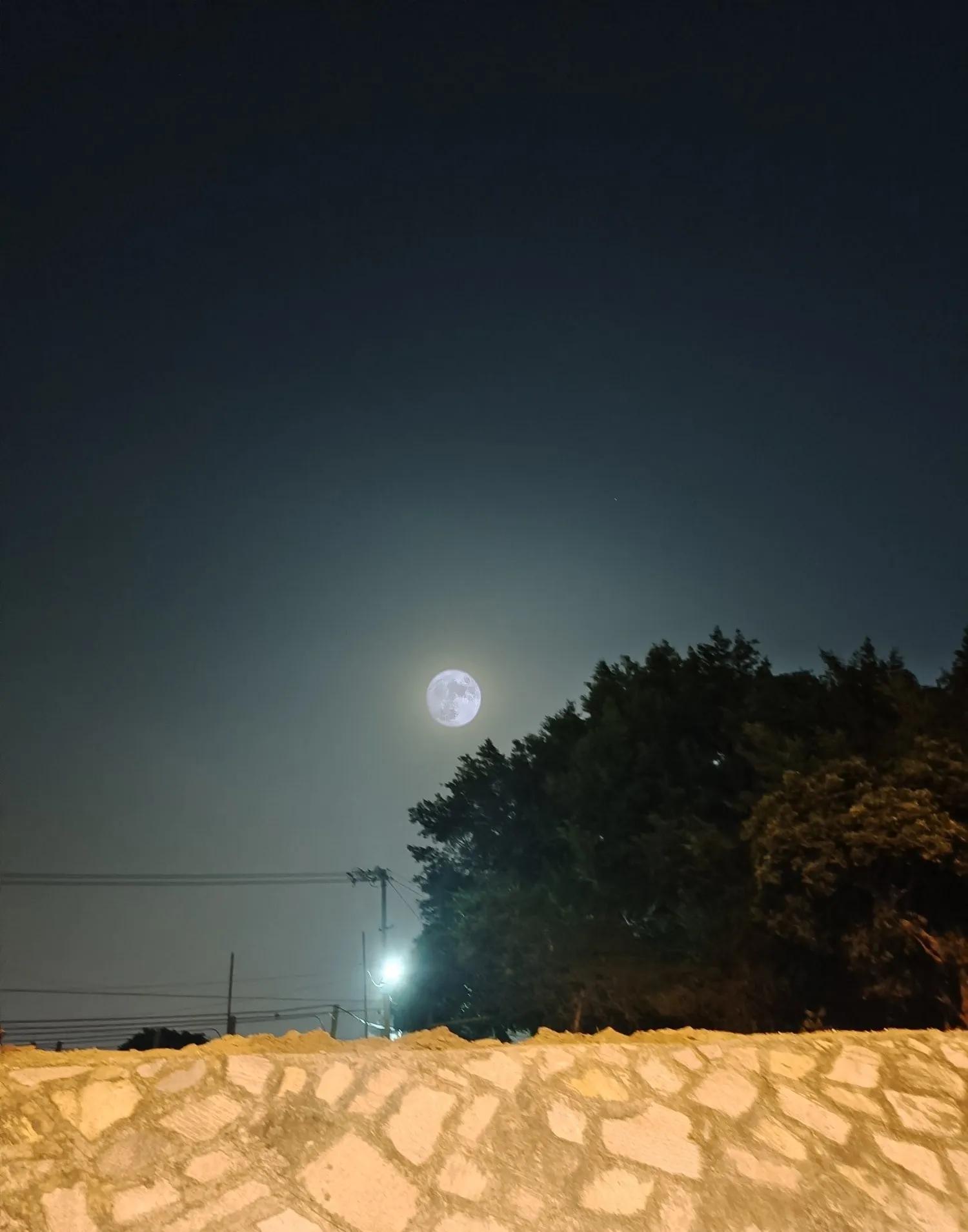 天高云淡深秋风景图片,下雨天看海看风景图片