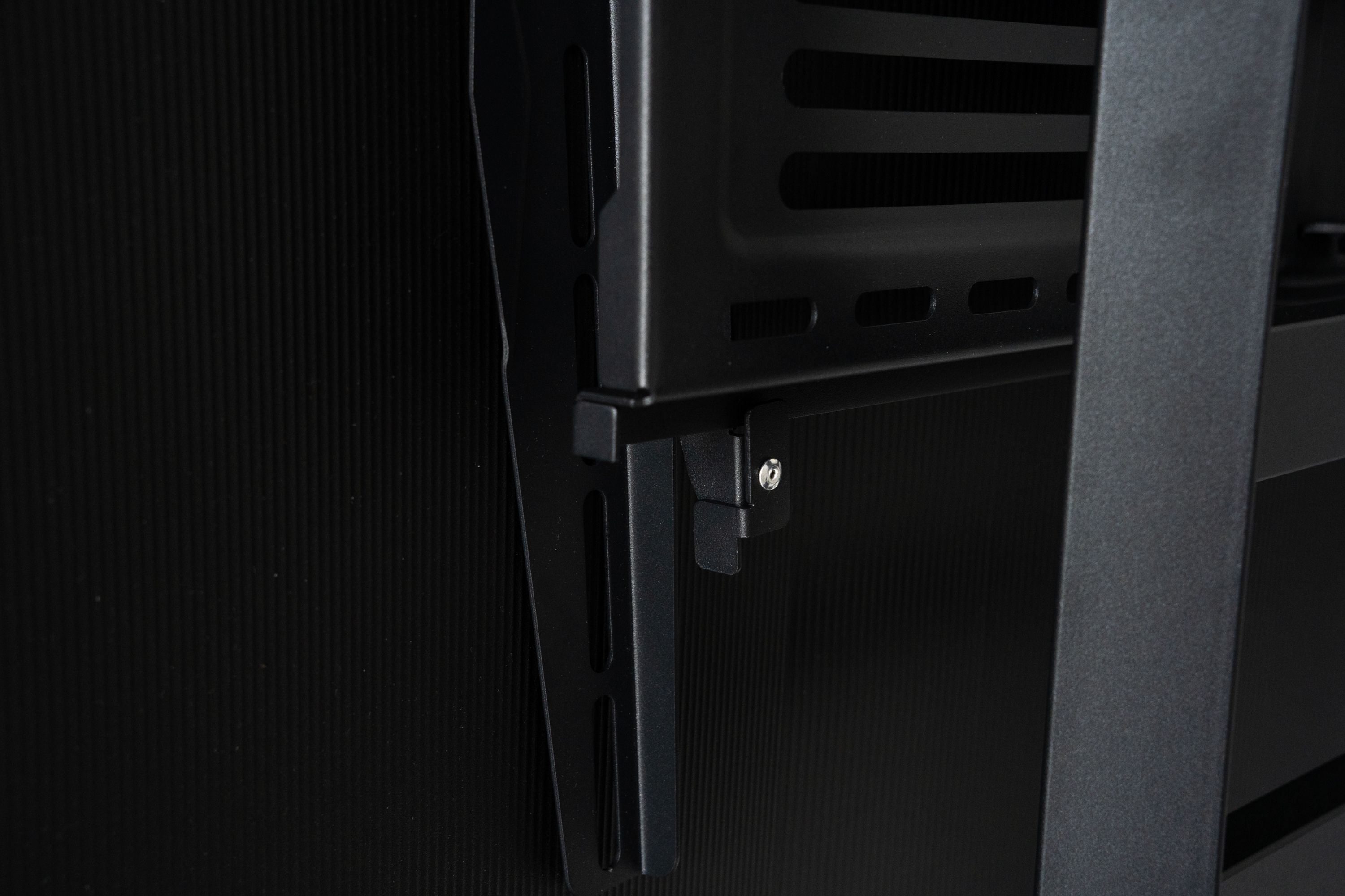 客厅要不要装电视机支架,客厅嵌入式电视支架选择