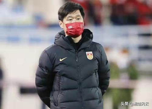 国足输给越南后球迷真实反应,足球媒体人评价国足输越南