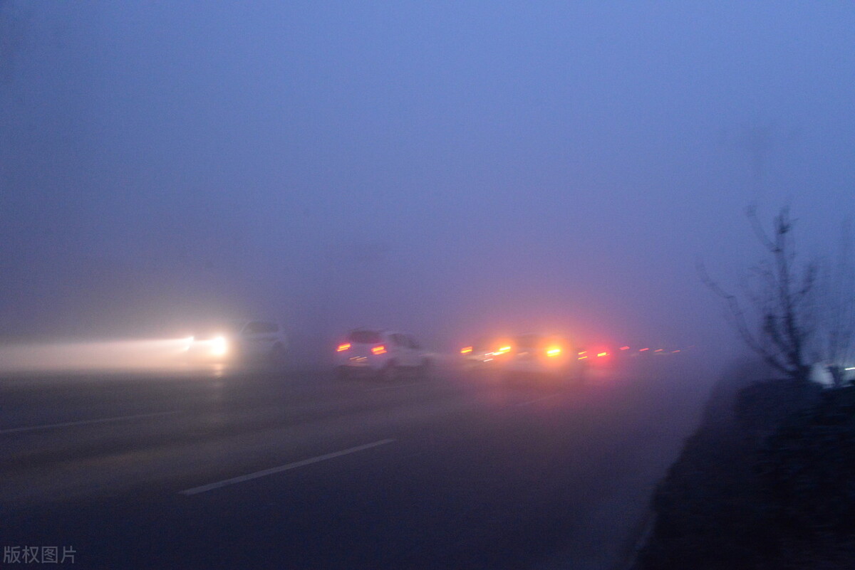 汽车灯光怎么调左右,汽车灯光怎么打开