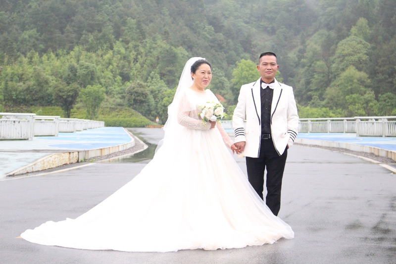 黔南州“城市美容师幸福家庭”婚纱摄影活动在都匀举行