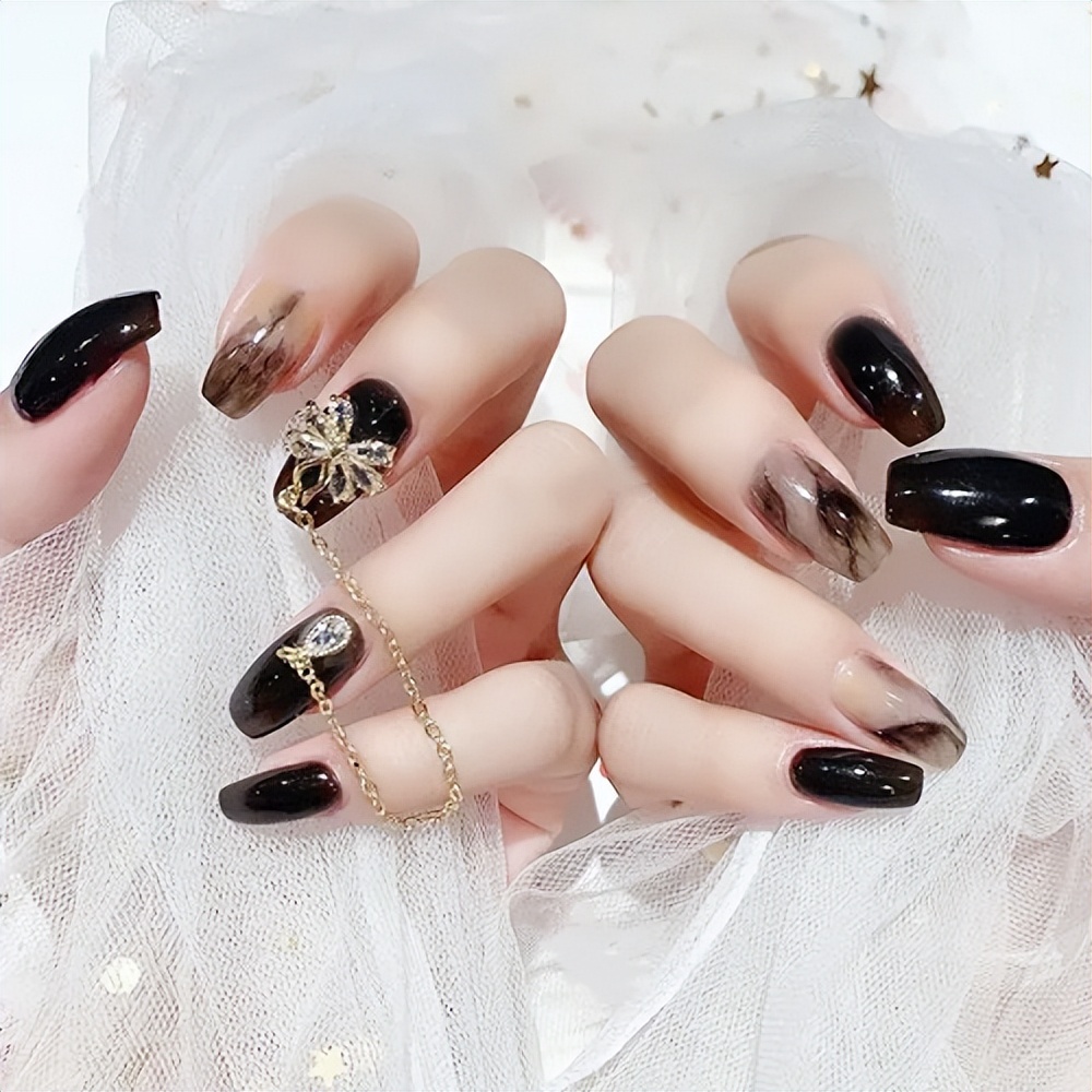 沈阳美甲教学学校在哪里,沈阳美甲黑色系